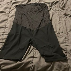 Maternity activewear shorts